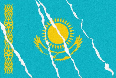Görsel olarak parçalanmış ve parçalanmış Kazakistan bayrağının dokulu ve stilize bir temsili mavi palette altınla birlikte kırılganlık ve dayanıklılık hissi uyandırıyor..