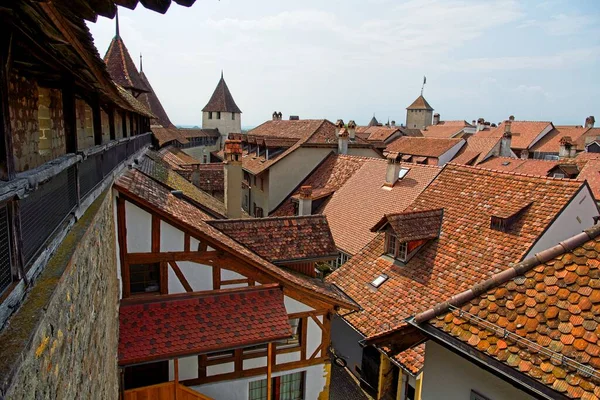 Paredes Defensivas Telhados Vermelhos Cidade Velha Murten Suíça — Fotografia de Stock