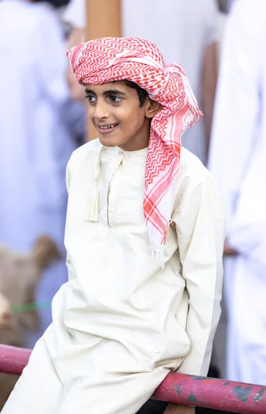 Nizwa Oman Grudnia 2022 Młody Omani Tradycyjnym Rynku — Zdjęcie stockowe