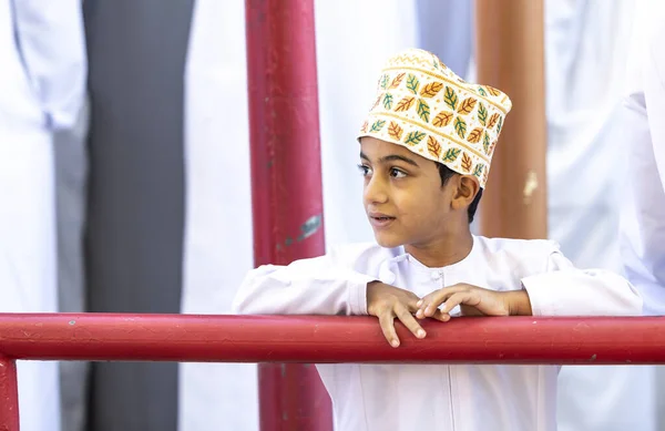 Nizwa Oman Grudnia 2022 Młody Omani Tradycyjnym Rynku — Zdjęcie stockowe