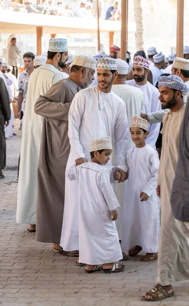 Nizwa Oman 2Nd December 2022 Omani Man His Sons Traditional — Stockfoto