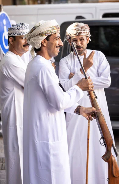 Nizwa Oman December 2022 Omani Mannen Wapenmarkt — Stockfoto