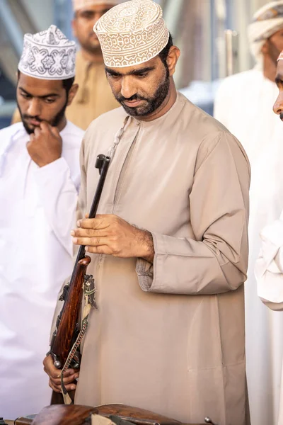 Nizwa Omã Dezembro 2022 Homens Omani Mercado Armas — Fotografia de Stock