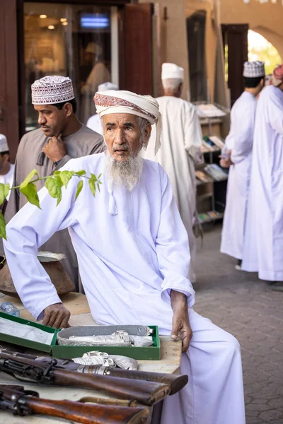 Nizwa Oman December 2022 Omani Mannen Wapenmarkt — Stockfoto