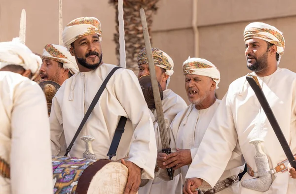 Nizwa Oman Grudnia 2022 Zgromadzenie Tradycyjnych Wykonawców Pieśni Tańca Omani — Zdjęcie stockowe