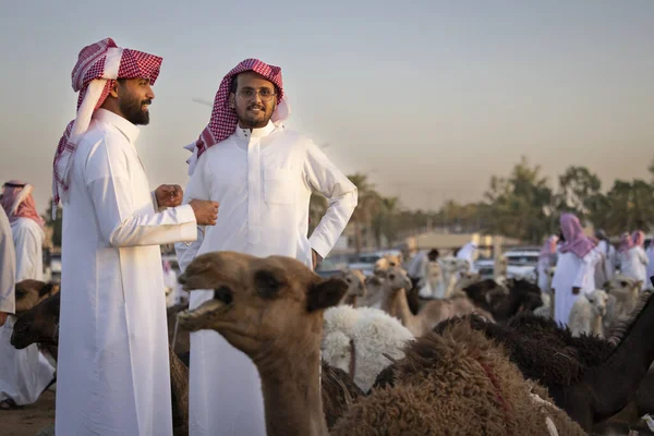 Buraydah Saudi Arabia 4Th August 2023 Soudi Men Camel Market — Stock Photo, Image