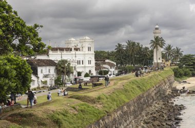 Fort Galle, Sri Lanka, 16 Aralık 2023: Sri Lanka 'daki tarihi Galle Kalesi' nin sokak manzaraları
