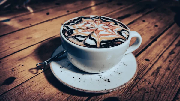 Uma Xícara Café Latte Com Belo Padrão Arte Latte Uma — Fotografia de Stock