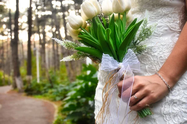 Brud Som Håller Vit Elegant Modern Höst Bröllop Bukett Begreppet — Stockfoto