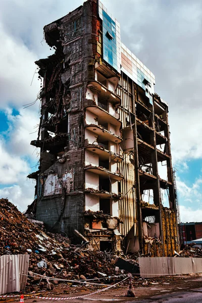 Yeni Mimariye Yer Açmak Için Eski Bina Yıkılıyor Nşaat Yıkım — Stok fotoğraf