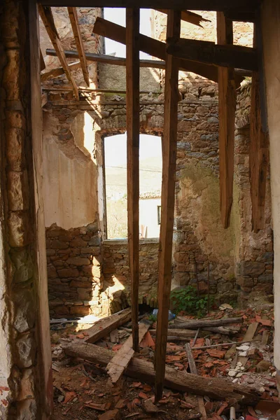 Paredes Pilares Madera Una Antigua Casa Piedra Abandonada —  Fotos de Stock