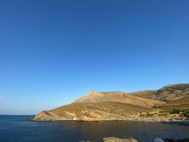 Kıyı manzaralı Gökçeada Türkiye 'si, temiz deniz ve güzel plajlar. Imbros Adası. Arcadia bölgesi Imbros adasında yer almaktadır.