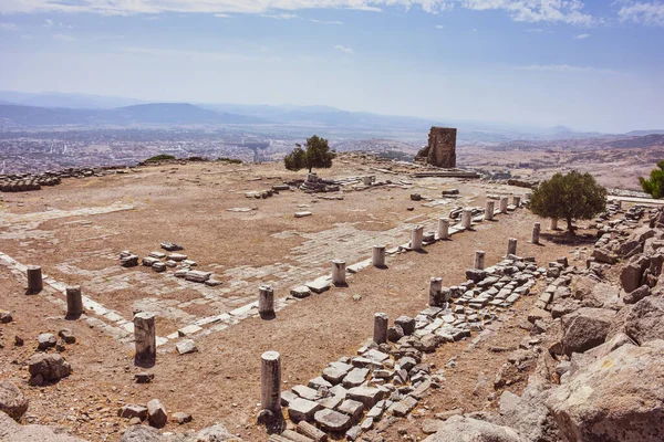 Αρχαιολογικές Κατασκευές Αρχαίοι Κίονες Και Τοποθεσίες Ωραίο Καθαρό Ουρανό Ναός — Φωτογραφία Αρχείου