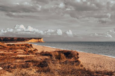 Gökçeada Kefalos plajının klasik boş manzarası. Gökçeada, Çanakkale, Türkiye