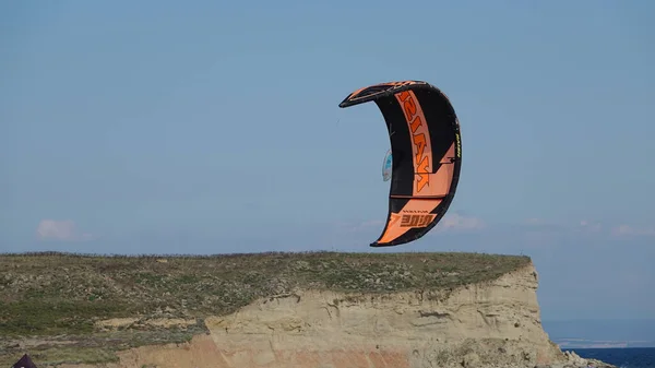 Gokceada Canakkale Turkey 2022 Professional Kite Surfer Дії Хвилях Пляжі — стокове фото