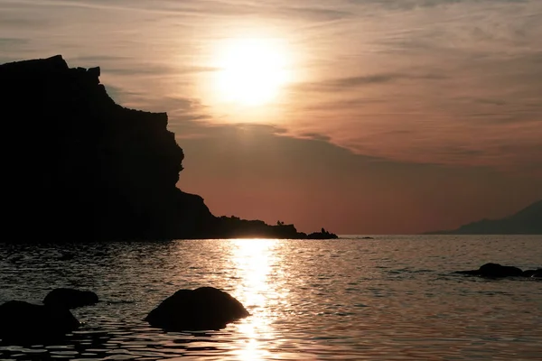 Сонячний Сет Хвилі Вулканічний Гірський Краєвид Пляжу Їлдизкой Острові Гоккеада — стокове фото