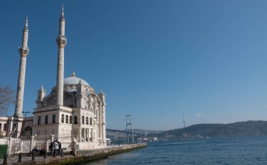 Ortakoy Camii, İstanbul, Beşiktaş 'taki Buyuk Mecidiye Camii olarak da bilinir. 1853 'te barok tarzında inşa edilmiş. İslam kültürü için Ramazan duvar kağıdı.