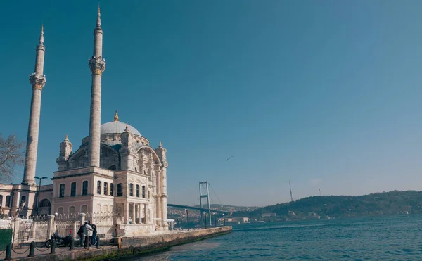 Mešita Ortaky Známá Také Jako Byk Mecidiye Camii Beiktě Istanbul — Stock fotografie