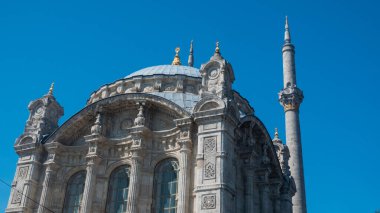 Ortakoy Camii 'nin ayrıntıları, İstanbul, Beşiktaş' taki Byk Mecidiye Camii olarak da bilinir. 1853 'te barok tarzında inşa edilmiş. Osmanlı İmparatorluğu 'nun Rokoko ve Yunan mimari mirası