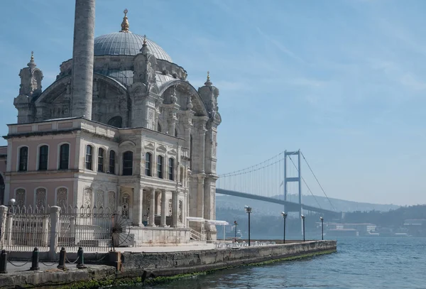 Mesquita Ortakoy Também Conhecida Como Buyuk Mecidiye Camii Beikta Istambul — Fotografia de Stock