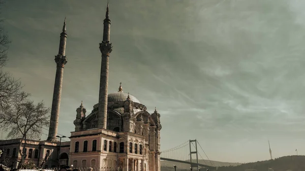 오르타 모스크 Ortakoy Mosque 이스탄불 베시크 타스에 그랜드 메시디예 Grand — 스톡 사진