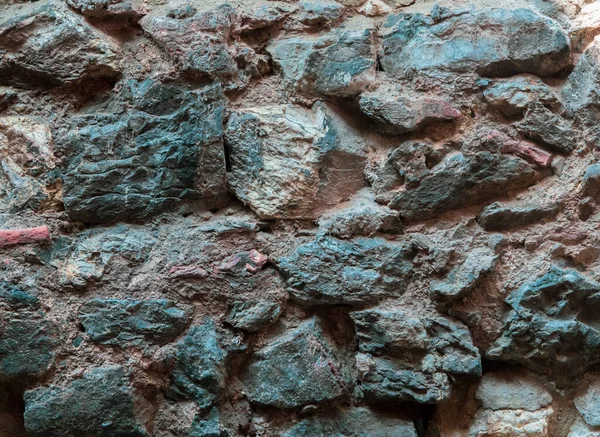 Ein Teil Der Alten Natursteinmauer Von Rot Braun Blauer Farbe — Stockfoto