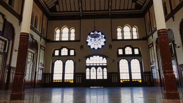 Κωνσταντινούπολη Τουρκία Απριλίου 2023 Όμορφος Αρχιτεκτονικός Σχεδιασμός Μέσα Αίθουσα Αναμονής — Φωτογραφία Αρχείου