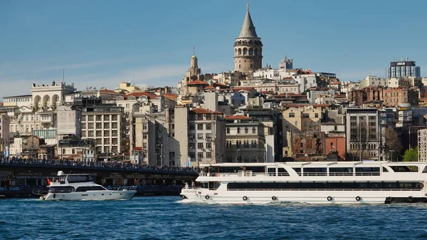 Istambul Turquia Abril 2023Vista Torre Galata Distrito Karakoy Com Navios — Fotografia de Stock