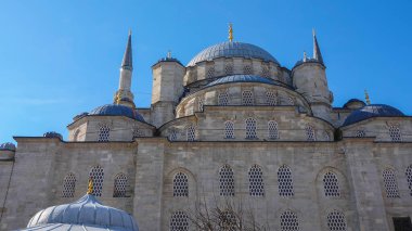 Yeni Cami 'nin ya da Yeni Cami' nin mimari detayları. İstanbul Eminonu 'nun Altın Boynuz ilçesindeki Galata Köprüsü' ndeki Yeni Cami Kubbesi