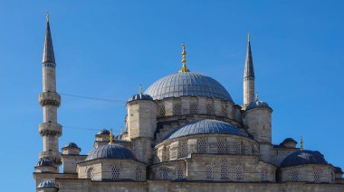 Yeni Cami 'nin ya da Yeni Cami' nin mimari detayları. İstanbul Eminonu 'nun Altın Boynuz ilçesindeki Galata Köprüsü' ndeki Yeni Cami Kubbesi
