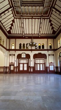 İstanbul, Türkiye 08 Nisan 2023 Sirkeci tren istasyonunda bir zamanlar Doğu Ekspresi 'nin son durağı olan İstanbul, İstanbul, Türkiye' de güzel bir mimari tasarım.