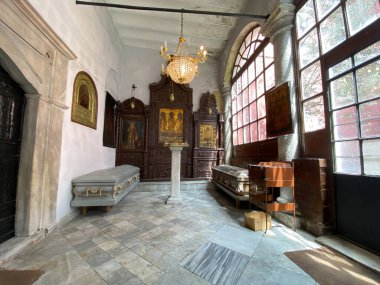  İstanbul, Trkiye 19 Nisan 2023 Bağımsız Türk Ortodoks Kilisesi 'nin iç kapı girişi ve antik ortodoks kilise mobilyaları. İstanbul 'da Türk Ortodoks Patrikliği kuruldu.