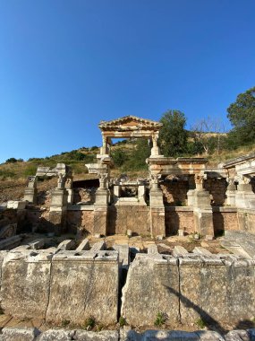 The Nymphaeum Traiani. İzmir 'in Efes kentindeki Traianus Çeşmesi