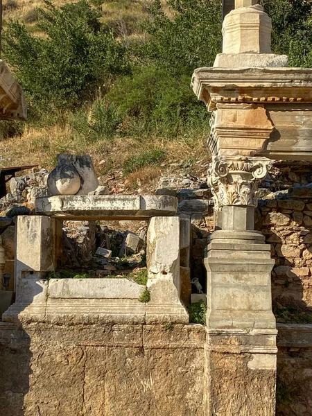 Trajan Çeşmesi Roma Mparatoru Traianus Onuruna Ephesus Iyi Anıtlarından Biridir — Stok fotoğraf