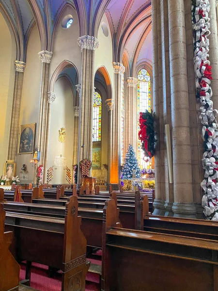 stock image Istanbul, Turkey - April 20, 2023: Interior view of the Saint Anthony of Padua (St. Antoine Church) , the largest Roman catholic cathedral in Istanbul. Beyoglu district