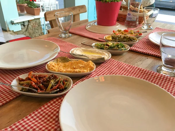 stock image Overhead view of Aegean appetizers in small plates on the table. Turkish and Greek Cold Appetizers on table. Turkish Cuisine