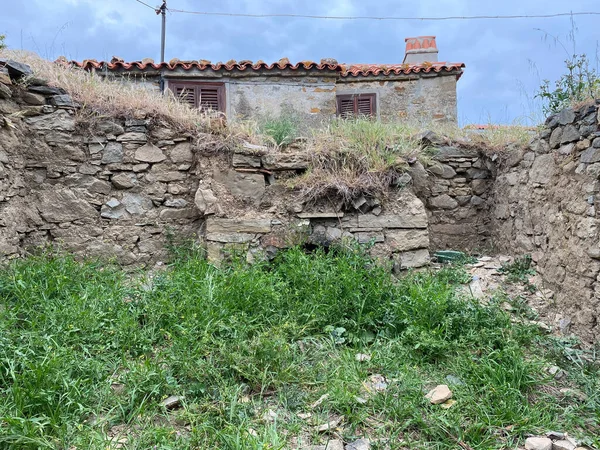Εγκαταλελειμμένο Πέτρινο Σπίτι Στην Παλιά Γκεάδα Στο Χωριό Bademli Πέτρινα — Φωτογραφία Αρχείου