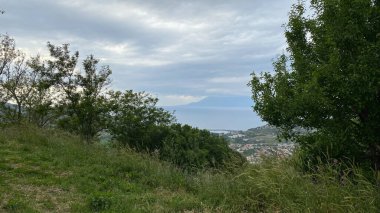 Kuzey Ege Denizi ve Yunan adası Eski Bademli (Gliki) Köy Gökçeada-Imbros adasından Semendirek manzarası
