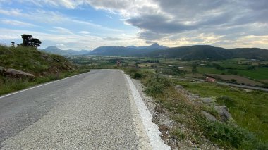 Türkiye 'nin en batı noktası; Eski Bademli köyü Gökçeada-Imbros adası Canakkale' den en yeni Bademli, Kalekoy köyü ve Yunan adası Semendirek manzarası