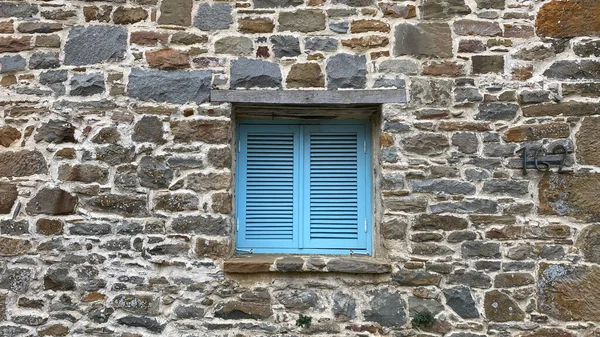Traditional Mediterranean Aegean Type Stone House Window Blue Blinds — Stock Photo, Image