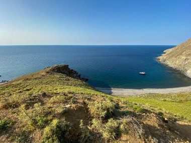 Gökceada-Imbros adasındaki Blue Bay 'in (Mavi Koy) yüksek açılı görüntüsü. Yildizkoy plajina çok yakin. Çanakkale Türkiye