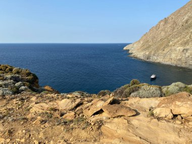 Gökceada-Imbros adasındaki Blue Bay 'in (Mavi Koy) yüksek açılı görüntüsü. Yildizkoy plajina çok yakin. Çanakkale Türkiye