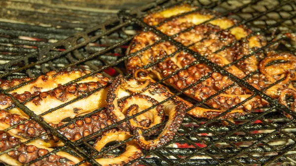 Octopussen Vers Uit Egeïsche Zee Worden Gekookt Het Grill Vuur — Stockfoto