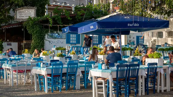 Gokceada Canakkale Turcja Lipca 2023 Widok Turystyczną Kaleky Ulicy Restauracji — Zdjęcie stockowe