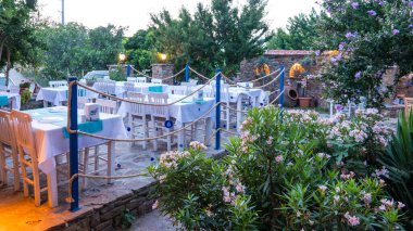 Gökçeada, Çanakkale Türkiye 10 Temmuz 2023 Ahtapot Evi-Octopus Ev Restoranı Turistik balık ve Gokceada 'nın Bademli köyündeki ahtapot restoranı