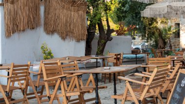 Gökçeada, Çanakkale Türkiye 10 Temmuz 2023 Briza Restoranı, Gökçeada şehir merkezindeki turistik kafe ve restoran