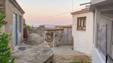 Gökçeada, Türkiye - 5 Ağustos 2023; Tepekoy (Agridia) Göçeada 'nın (Imbros) en ünlü tarihi köyüdür.