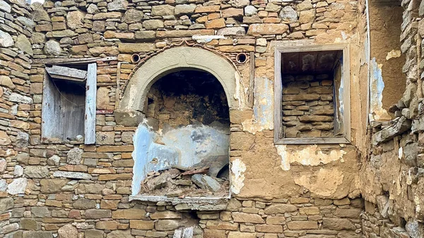 Une Cheminée Pierre Deux Niches Côté Dans Une Maison Ruine — Photo