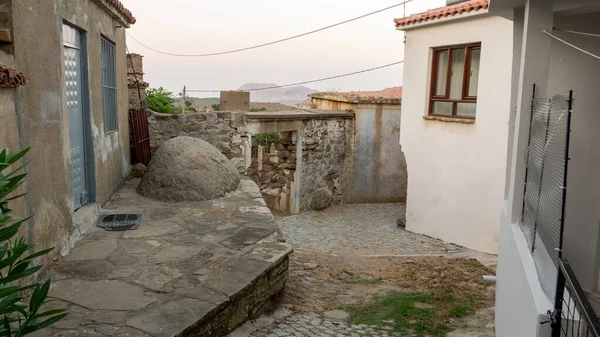 Rua Velha Pavimentada Com Pedras Casas Aldeia Tradicionais Turcas Ambos — Fotografia de Stock