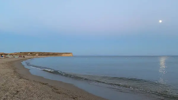 Σεληνόφως Και Αμμώδης Θέα Στην Παραλία Της Γκεάδας Κέφαλου Αϊντίνσικ — Φωτογραφία Αρχείου